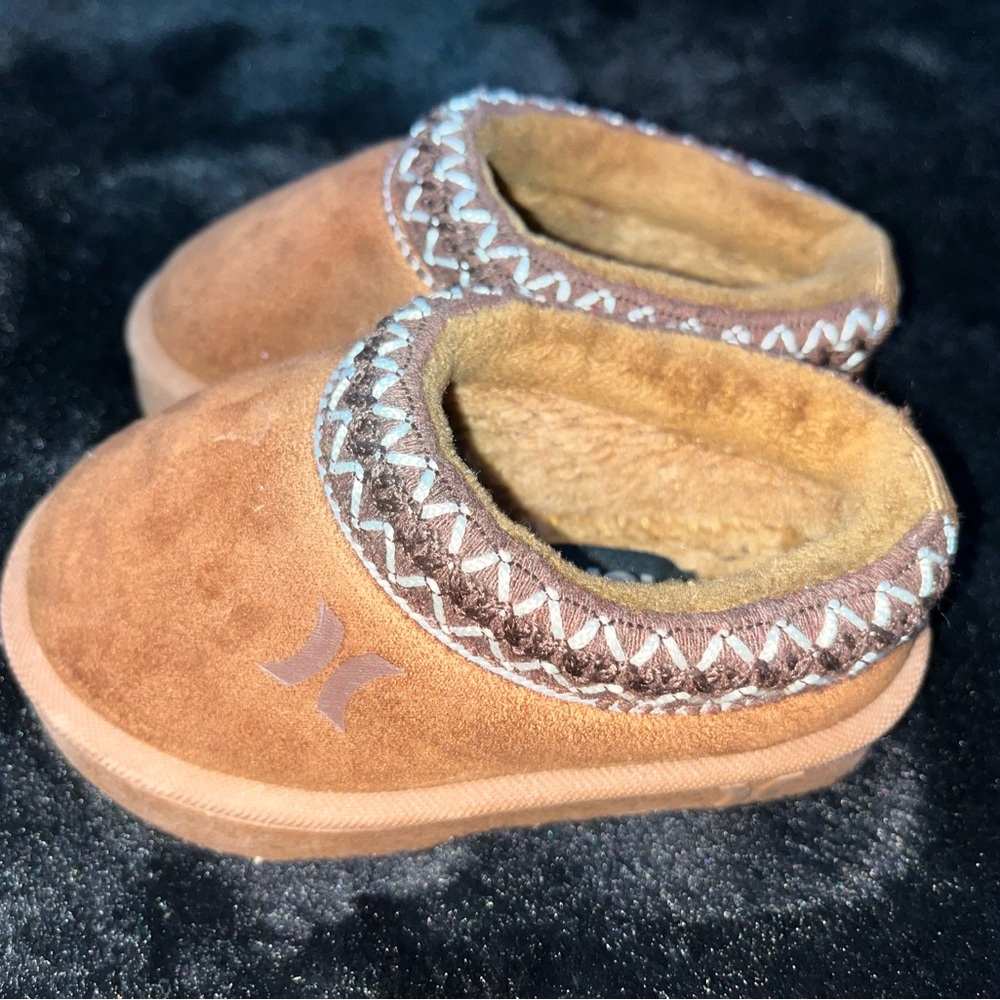Hurley Brown Suede Cozy Slip-On Slippers with Stitch Trim